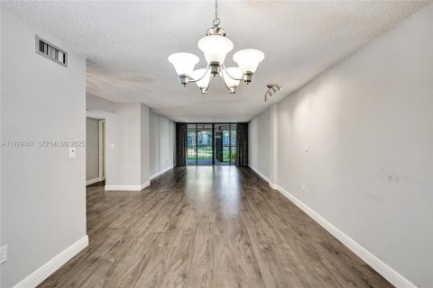 Copropriété à vendre à Hollywood, Floride: 2 chambres, 128.48 m2 № 1987761 - photo 6