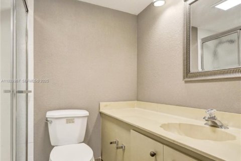 Copropriété à vendre à Hollywood, Floride: 2 chambres, 128.48 m2 № 1987761 - photo 17
