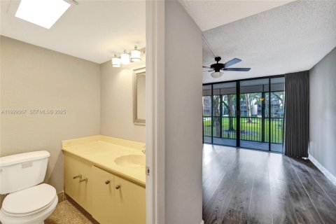 Copropriété à vendre à Hollywood, Floride: 2 chambres, 128.48 m2 № 1987761 - photo 16