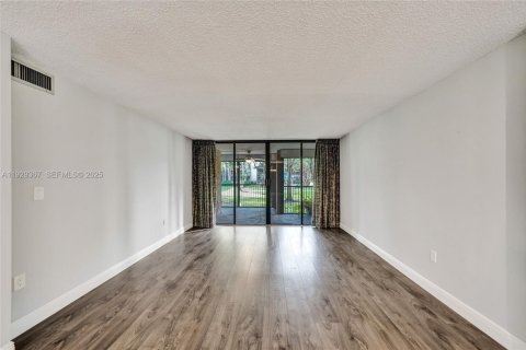 Copropriété à vendre à Hollywood, Floride: 2 chambres, 128.48 m2 № 1987761 - photo 8