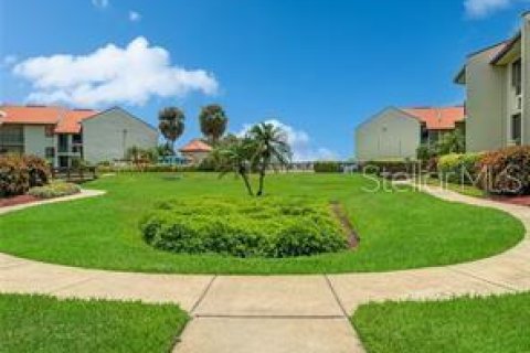 Condo in Saint Petersburg, Florida, 1 bedroom  № 2095334 - photo 28