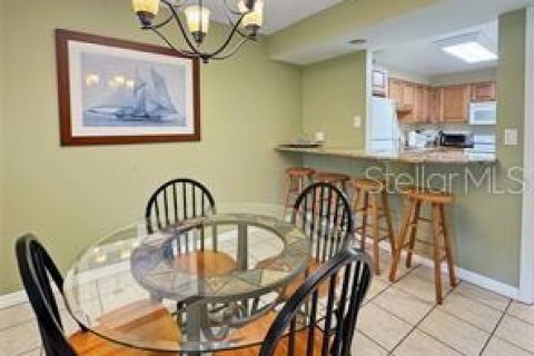 Condo in Saint Petersburg, Florida, 1 bedroom  № 2095334 - photo 10
