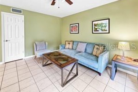Condo in Saint Petersburg, Florida, 1 bedroom  № 2095334 - photo 13