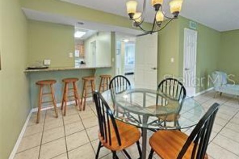 Condo in Saint Petersburg, Florida, 1 bedroom  № 2095334 - photo 9