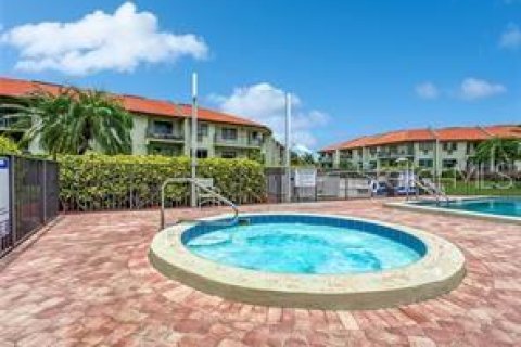 Condo in Saint Petersburg, Florida, 1 bedroom  № 2095334 - photo 22