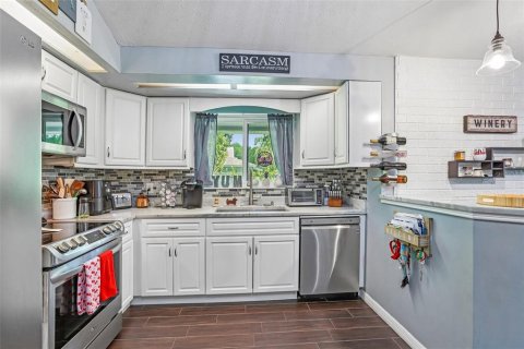 Adosado en venta en Tampa, Florida, 2 dormitorios, 93.18 m2 № 2214181 - foto 11