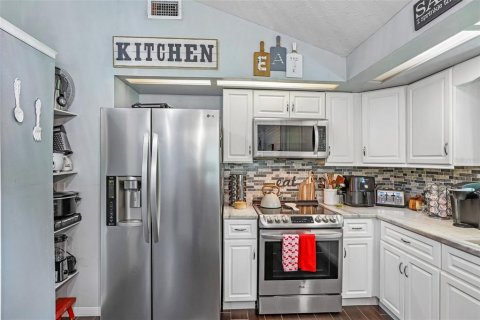 Adosado en venta en Tampa, Florida, 2 dormitorios, 93.18 m2 № 2214181 - foto 10