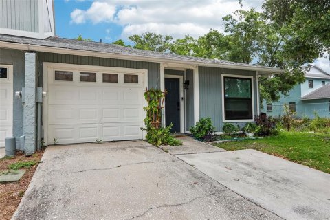 Adosado en venta en Tampa, Florida, 2 dormitorios, 93.18 m2 № 2214181 - foto 2