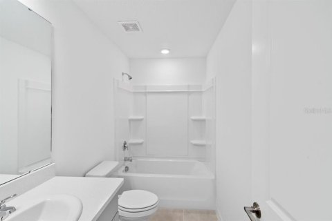 Townhouse in Edgewater, Florida 3 bedrooms, 127.55 sq.m. № 1614176 - photo 20