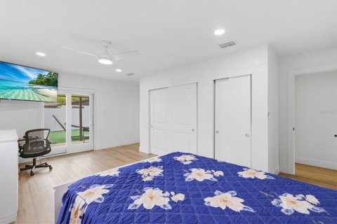 House in Tampa, Florida 3 bedrooms, 172.61 sq.m. № 2229675 - photo 29