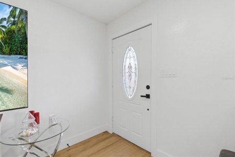 House in Tampa, Florida 3 bedrooms, 172.61 sq.m. № 2229675 - photo 15