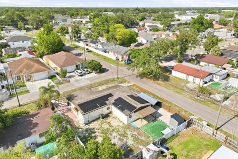 House in Tampa, Florida 3 bedrooms, 172.61 sq.m. № 2229675 - photo 9