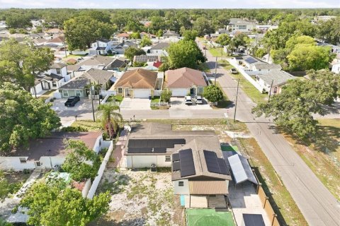 House in Tampa, Florida 3 bedrooms, 172.61 sq.m. № 2229675 - photo 8