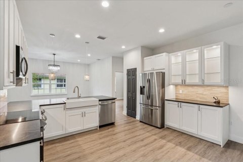 Casa en venta en Palm Coast, Florida, 4 dormitorios, 192.12 m2 № 1736545 - foto 3
