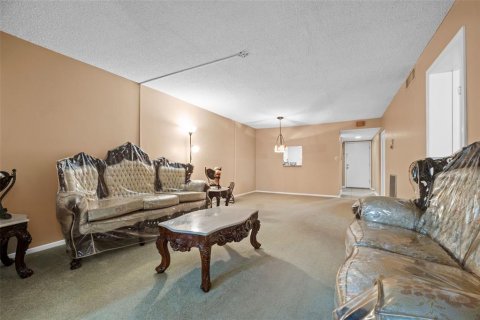 Condominio en venta en Winter Haven, Florida, 3 dormitorios, 113.9 m2 № 1733443 - foto 7
