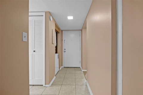Condominio en venta en Winter Haven, Florida, 3 dormitorios, 113.9 m2 № 1733443 - foto 5