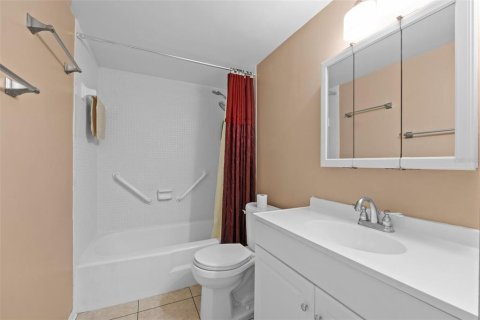 Condominio en venta en Winter Haven, Florida, 3 dormitorios, 113.9 m2 № 1733443 - foto 22