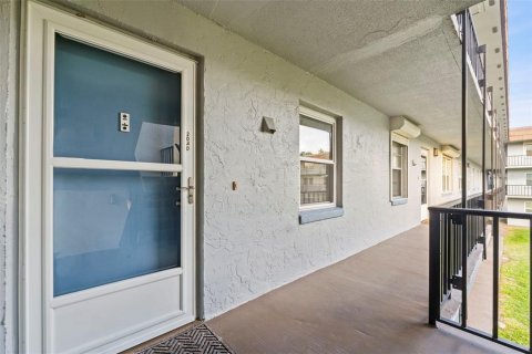 Condominio en venta en Winter Haven, Florida, 3 dormitorios, 113.9 m2 № 1733443 - foto 2