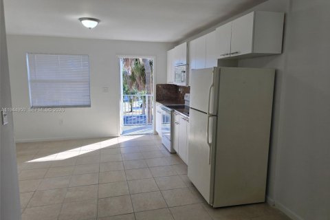 Appartement à louer à Hollywood, Floride: 1 chambre № 2001203 - photo 2