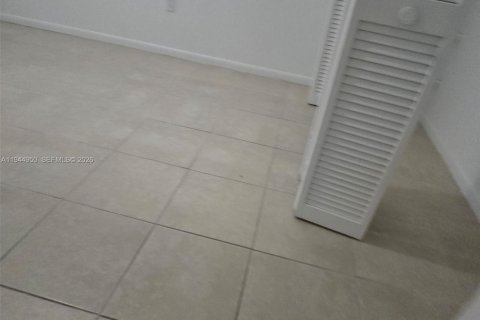 Appartement à louer à Hollywood, Floride: 1 chambre № 2001203 - photo 8