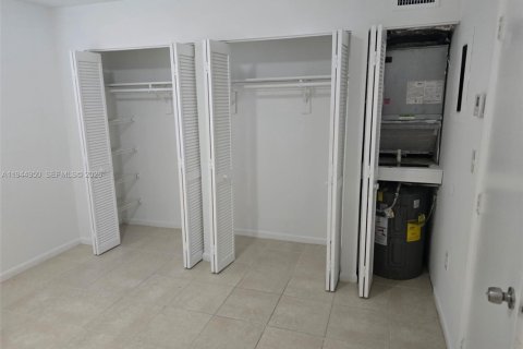 Appartement à louer à Hollywood, Floride: 1 chambre № 2001203 - photo 4