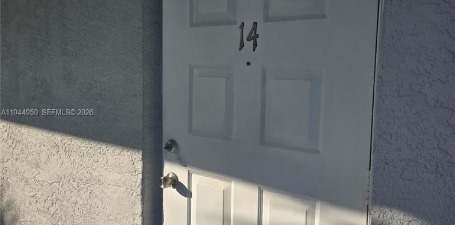 Appartement à Hollywood, Floride 1 chambre № 2001203