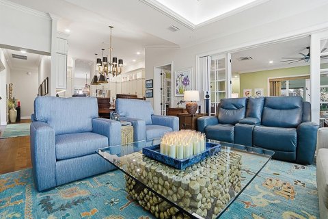 House in The Villages, Florida 3 bedrooms, 364.27 sq.m. № 2107976 - photo 22