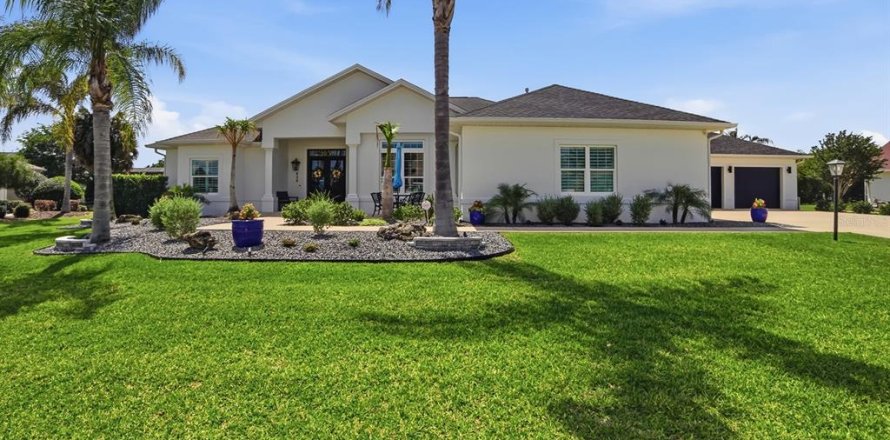 House in The Villages, Florida 3 bedrooms, 364.27 sq.m. № 2107976