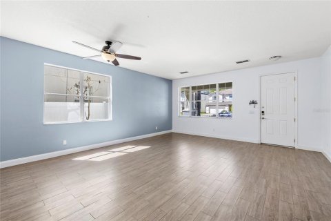 Casa en venta en Clermont, Florida, 6 dormitorios, 293.39 m2 № 2236176 - foto 11