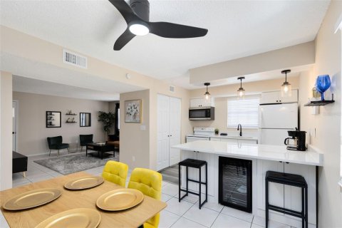 Commercial property in Orlando, Florida 5 bedrooms, 229.65 sq.m. № 2091714 - photo 13