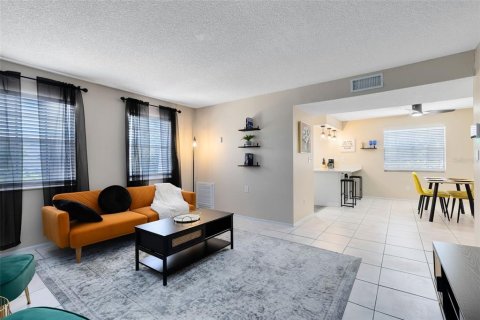 Commercial property in Orlando, Florida 5 bedrooms, 229.65 sq.m. № 2091714 - photo 18