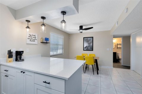 Commercial property in Orlando, Florida 5 bedrooms, 229.65 sq.m. № 2091714 - photo 16