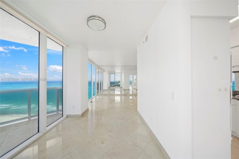 Condo in Miami Beach, Florida, 2 bedrooms  № 2044689 - photo 6