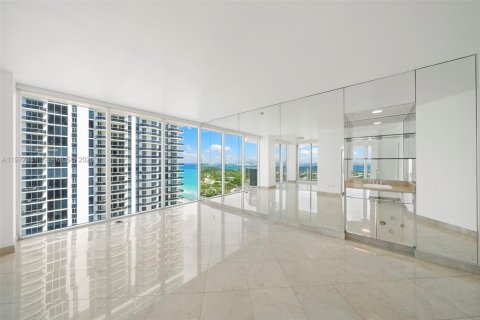 Condo in Miami Beach, Florida, 2 bedrooms  № 2044689 - photo 3