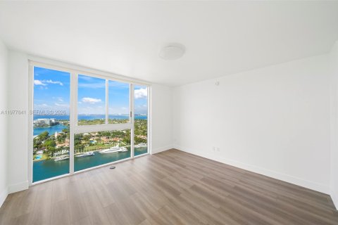 Condo in Miami Beach, Florida, 2 bedrooms  № 2044689 - photo 9
