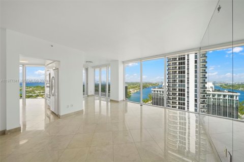 Condo in Miami Beach, Florida, 2 bedrooms  № 2044689