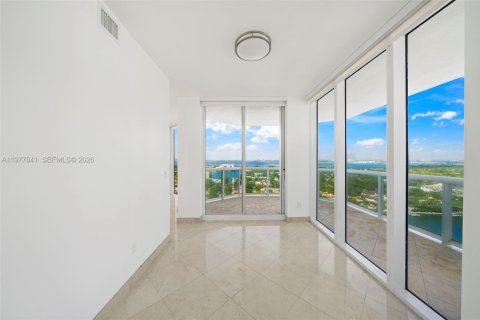 Condo in Miami Beach, Florida, 2 bedrooms  № 2044689 - photo 8