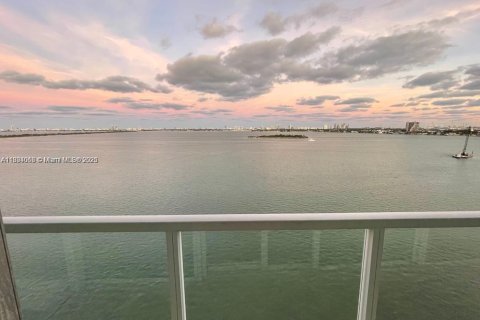 Condominio en venta en Miami, Florida, 1 dormitorio, 87.51 m2 № 1813915 - foto 13