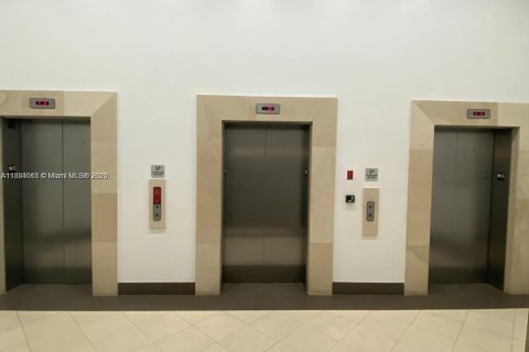 Condominio en venta en Miami, Florida, 1 dormitorio, 87.51 m2 № 1813915 - foto 25