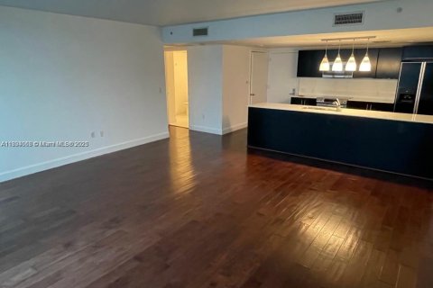Condominio en venta en Miami, Florida, 1 dormitorio, 87.51 m2 № 1813915 - foto 8