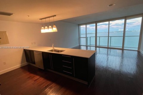 Condominio en venta en Miami, Florida, 1 dormitorio, 87.51 m2 № 1813915 - foto 12
