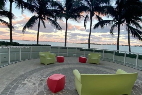 Condominio en venta en Miami, Florida, 1 dormitorio, 87.51 m2 № 1813915 - foto 18