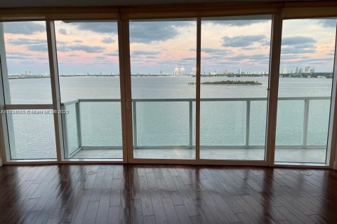 Condominio en venta en Miami, Florida, 1 dormitorio, 87.51 m2 № 1813915 - foto 3
