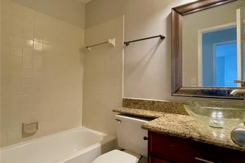 Condo in Orlando, Florida, 2 bedrooms  № 1911574 - photo 20