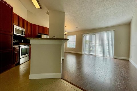 Condo in Orlando, Florida, 2 bedrooms  № 1911574 - photo 2