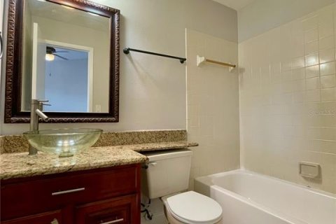 Condo in Orlando, Florida, 2 bedrooms  № 1911574 - photo 16