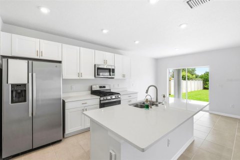 Villa ou maison à vendre à Palmetto, Floride: 3 chambres, 176.51 m2 № 2220306 - photo 2