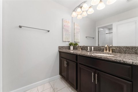 Townhouse in STOREY LAKE in Kissimmee, Florida 4 bedrooms, 177.81 sq.m. № 811650 - photo 6