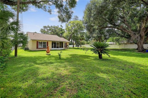 House in Zephyrhills, Florida 3 bedrooms, 114.73 sq.m. № 1869384 - photo 25