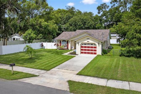 House in Zephyrhills, Florida 3 bedrooms, 114.73 sq.m. № 1869384 - photo 2